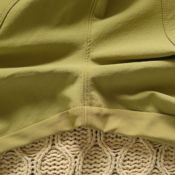 Athleta Headlands Hybrid Cargo Tight in Olive Green - Size 24 - Picture 4 of 12
